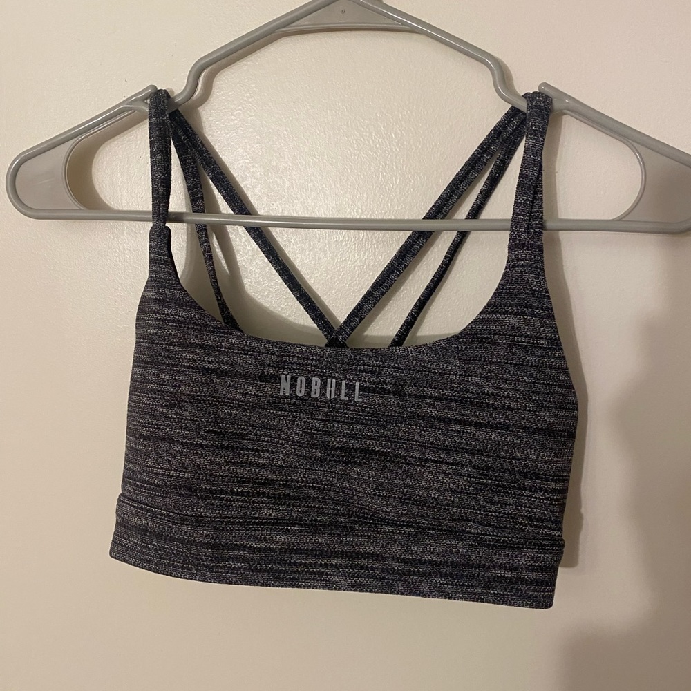 NoBull sports bra size small